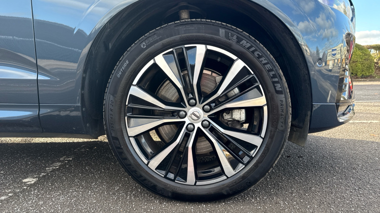 Volvo XC60 2.0 B5P Plus Dark 5dr AWD Geartronic Petrol Estate